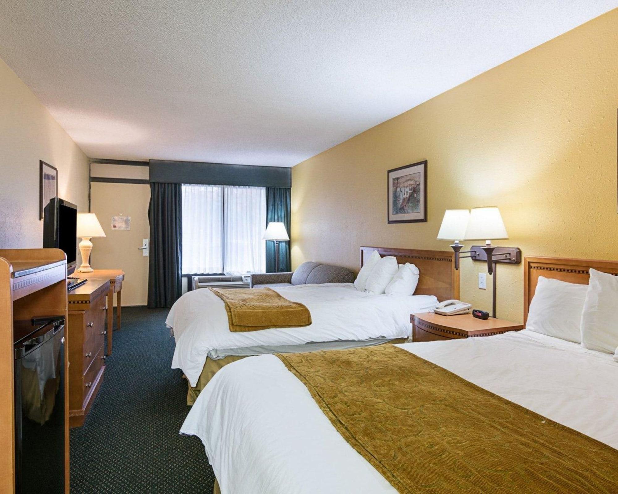 Hotel Days & By Wyndham Colonial 2*